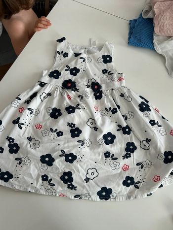 Robe blanche et bleu