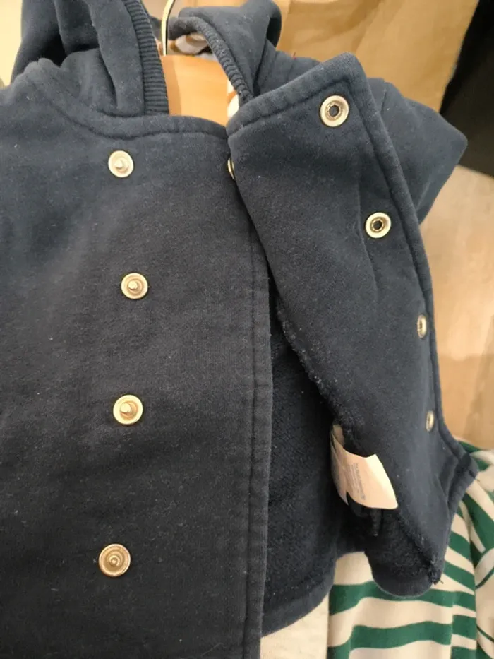 Veste/manteau bleu marine 3 mois - photo numéro 2