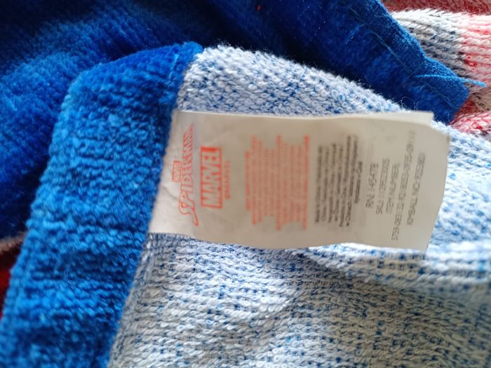 Cape de bain Spiderman 4 /6 ans - photo numéro 8