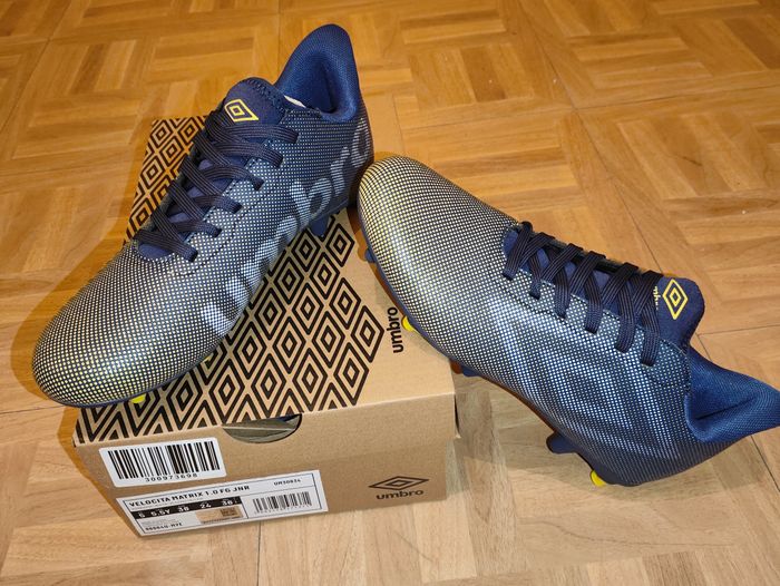 Chaussures de football neuves umbro velocita matrix taille 38