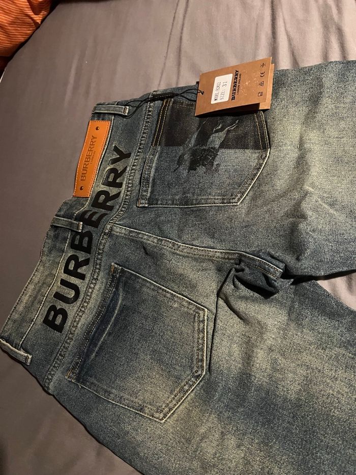 Jeans burberry officiel - photo numéro 2