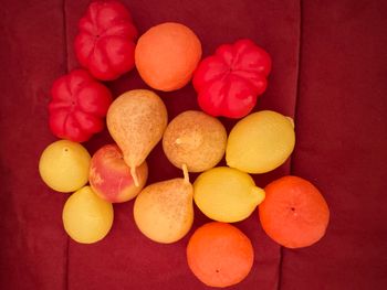 Fruits et légumes en plastique (jouet)
