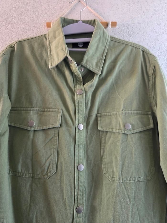 Surchemise kaki boohoo taille 34 - photo numéro 3