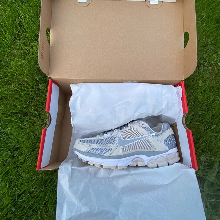Nike  zoom Vomero 5