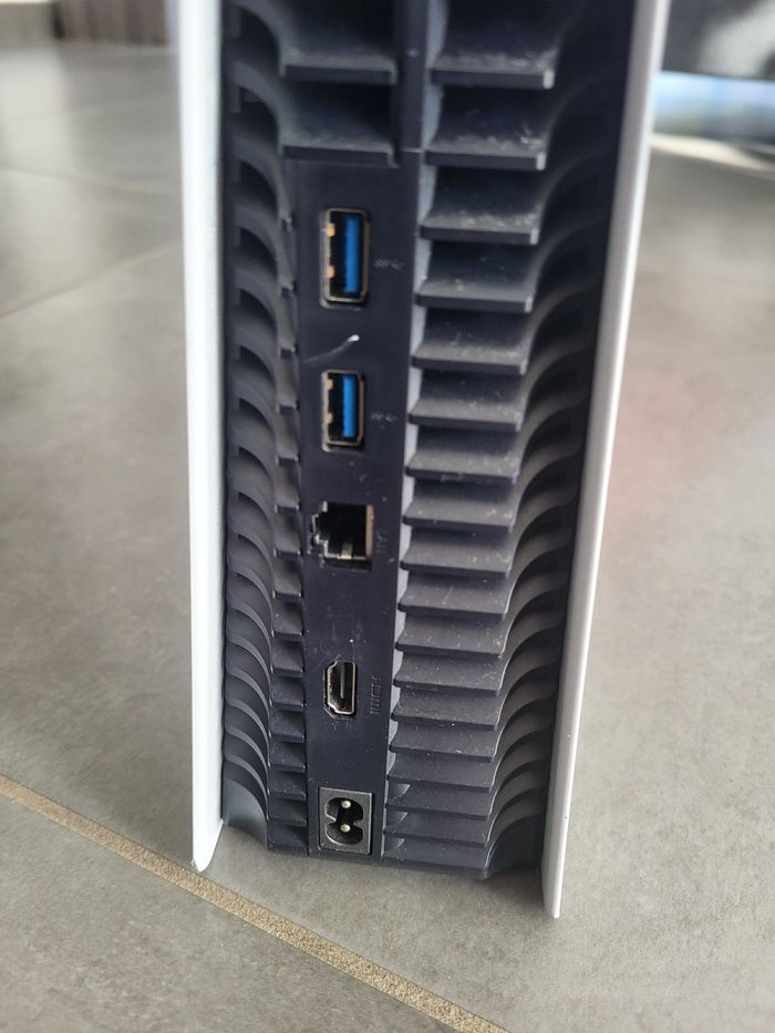 Sony Playstation 5 pro - photo numéro 3