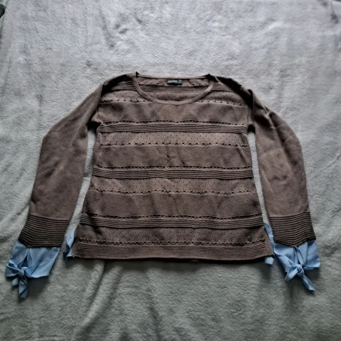 Pull effet chemise bleue