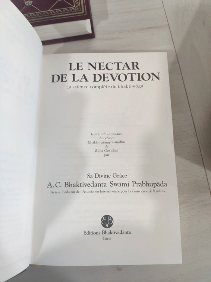 Lot de 5 tomes les grands classiques de l'Inde Bhagavad gita bhakti yoga Krishna Srimad Bhagavatam - photo numéro 9