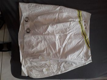 Jupe blanche et jaune