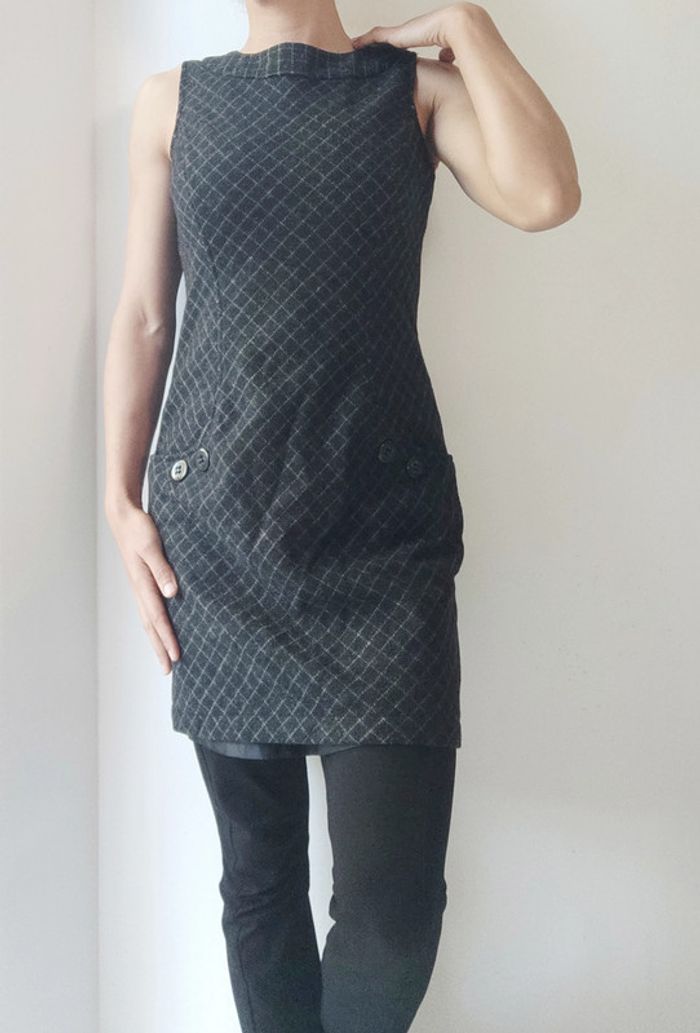 Robe Esprit grise à carreaux sans manches laine cintrée style vintage 38 parfait état - photo numéro 2