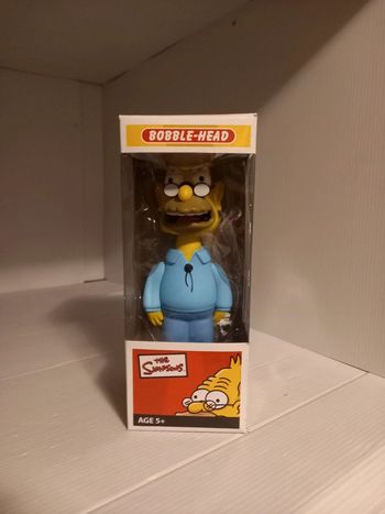 Bobble head grampa