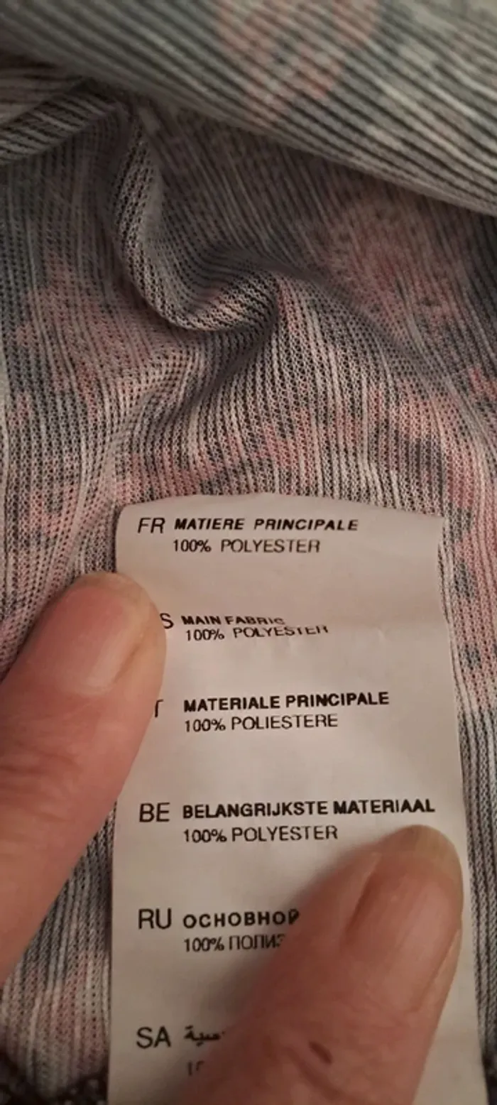 Débardeur tons rouge et noir avec froufrou - Marque Jennyfer - Taille L - État neuf. - photo numéro 7