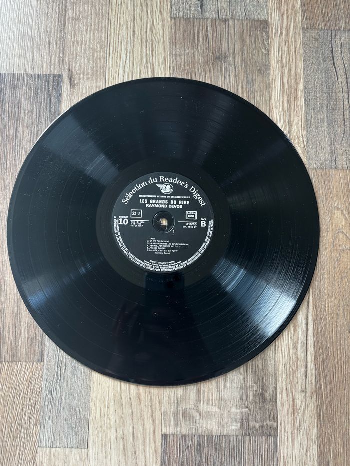 Vinyle 33 tours Les grands du rire Fernand Raynaud et Raymond Devos - photo numéro 4