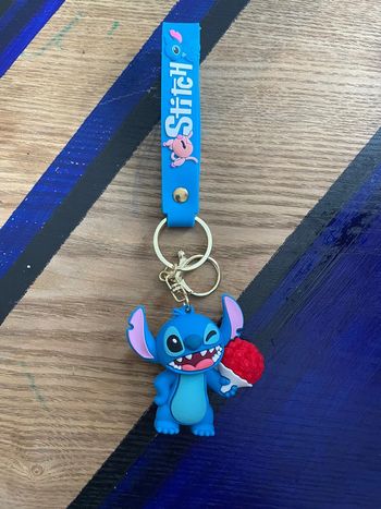 Gros porte clé Stitch bleu