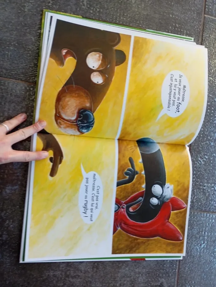 Livre neuf petit chaperon loup la bagarre - photo numéro 5