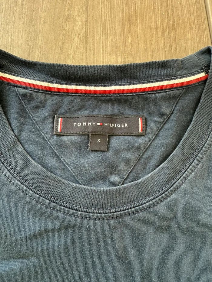 T-shirt Tommy Hilfiger taille S - photo numéro 2
