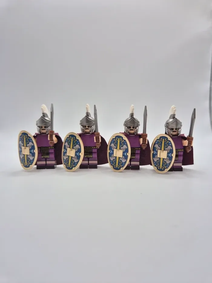 Figurines type lego 4 soldats légionnaires romains