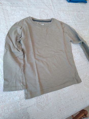 Tee-shirt vert kaki uni 4 ans