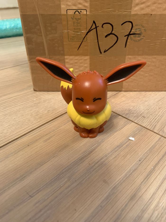 Pokemon figurine evoli