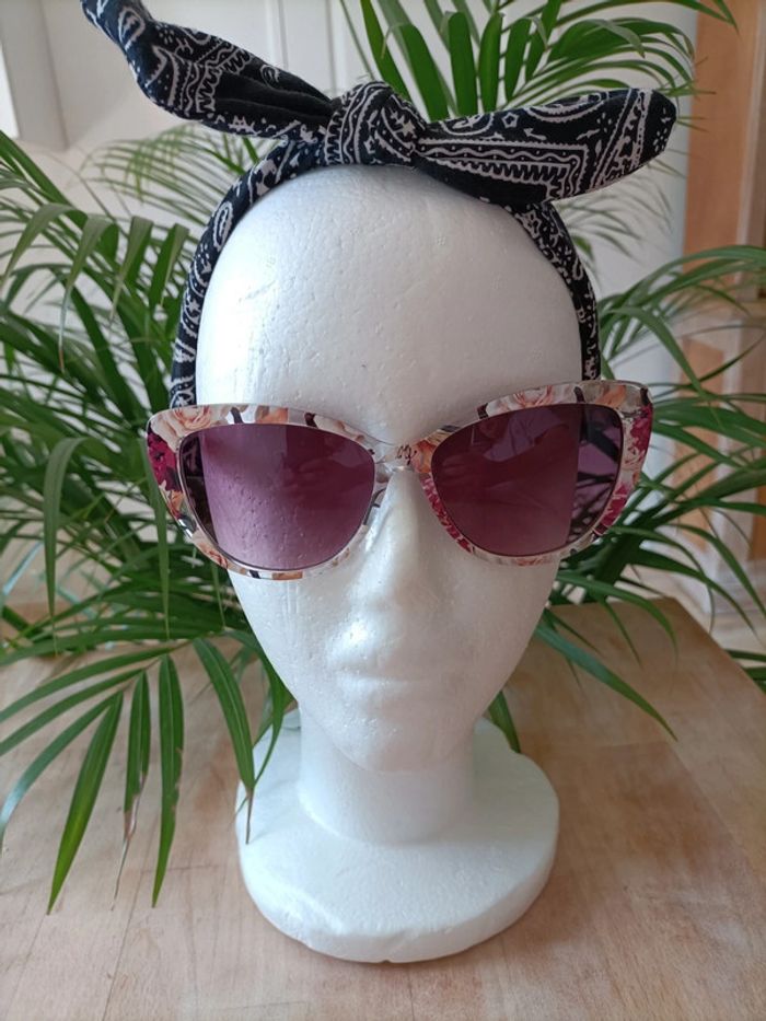 Lunettes de Soleil Vintage fleuries - photo numéro 2