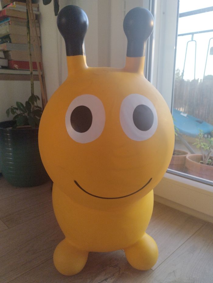 Abeille gonflable sauteuse