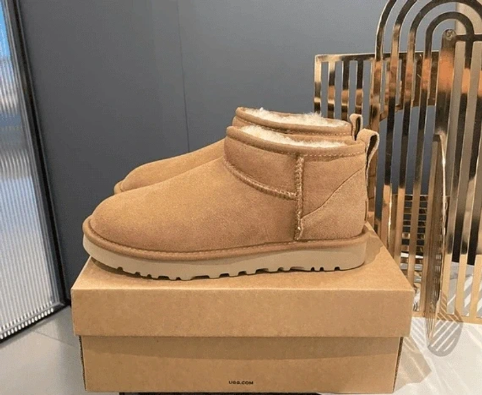 Ugg Mini taille 36 - photo numéro 2