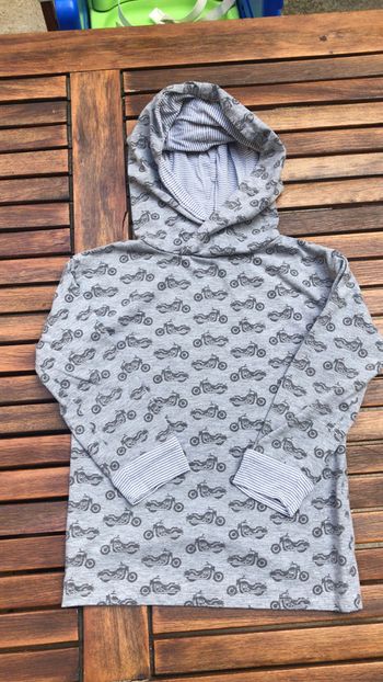 Tee-shirts avec capuche 5 ans