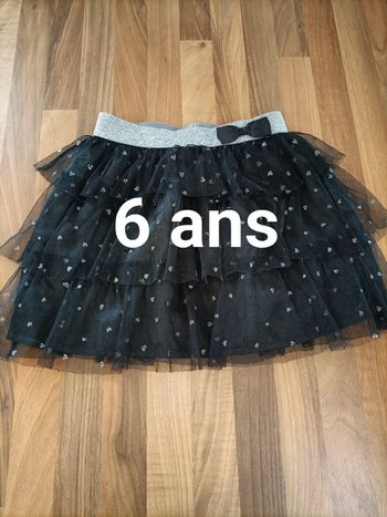 Jupe noire à volants Hello Kitty 6 ans
