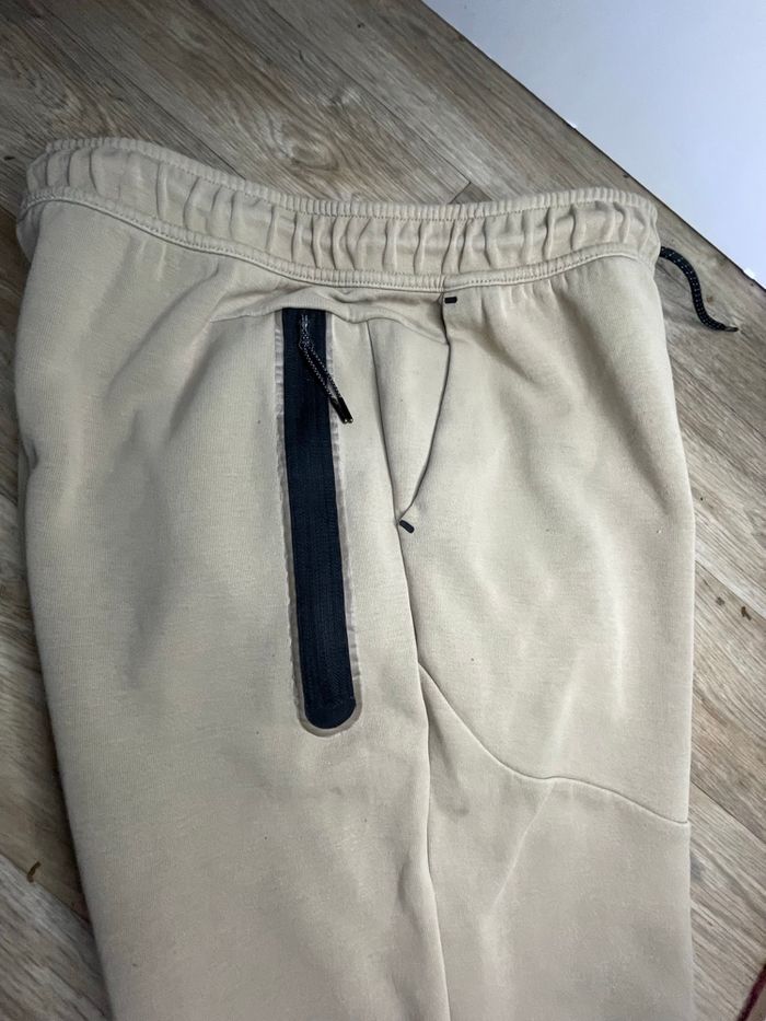 Jogging Bas Nike tech beige crème - photo numéro 6