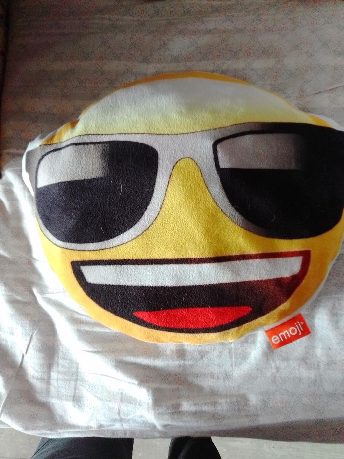 Coussin smiley - photo numéro 2