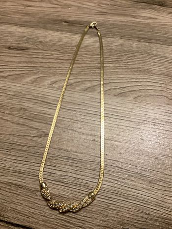 collier fantaisie de couleur or