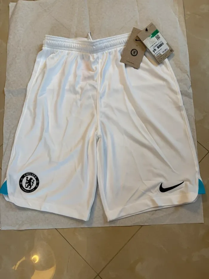 Short de foot Nike équipe Chelsea taille 13/15 ans authentique neuf