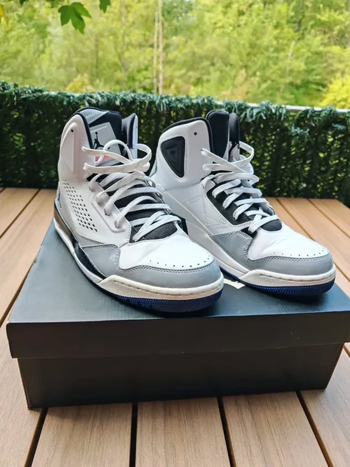 Jordan SC 3 White Black Wlf Grey 44 - photo numéro 3