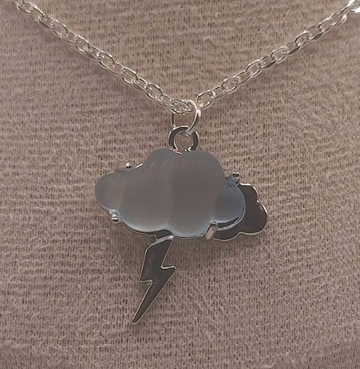 Collier nuage avec son éclair - photo numéro 2
