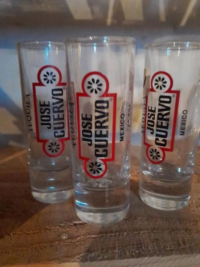 Lot de 3 verres cuervo petit Bon état