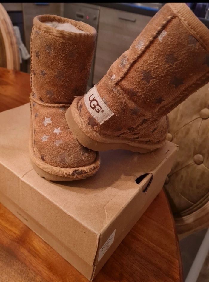 Ugg fille 23.5