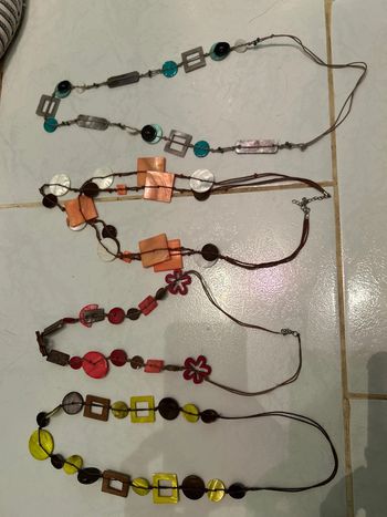 Lot de 4 colliers