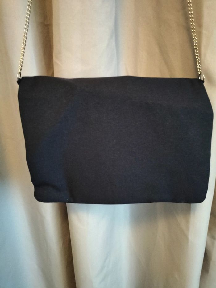 Pochette avec lanière chaînette - photo numéro 2