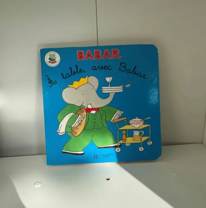 Livre À table avec Babar– Bon état 📚 - photo numéro 2