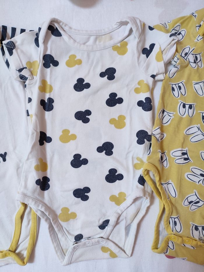 Lot de 5 bodies - Mickey Mouse - 12 mois - Bon état - Disney - photo numéro 7