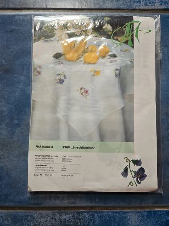 Nappe à broder fleurs