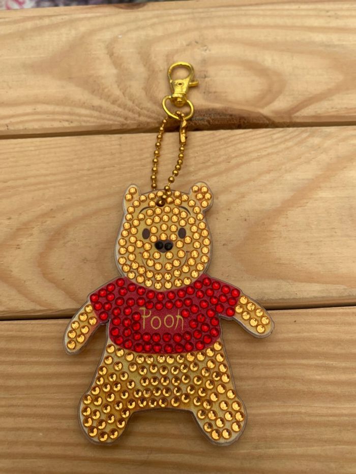 Porte clé recto/verso Winnie l’ourson en Diamond painting