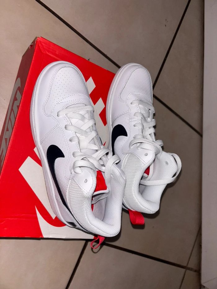 Baskets Nike P.38,5 Neuves unisex - photo numéro 3