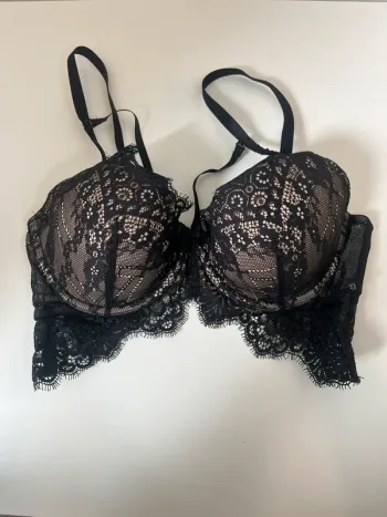 Soutien-gorge dentelle noire Hunkemöller Taille 95C