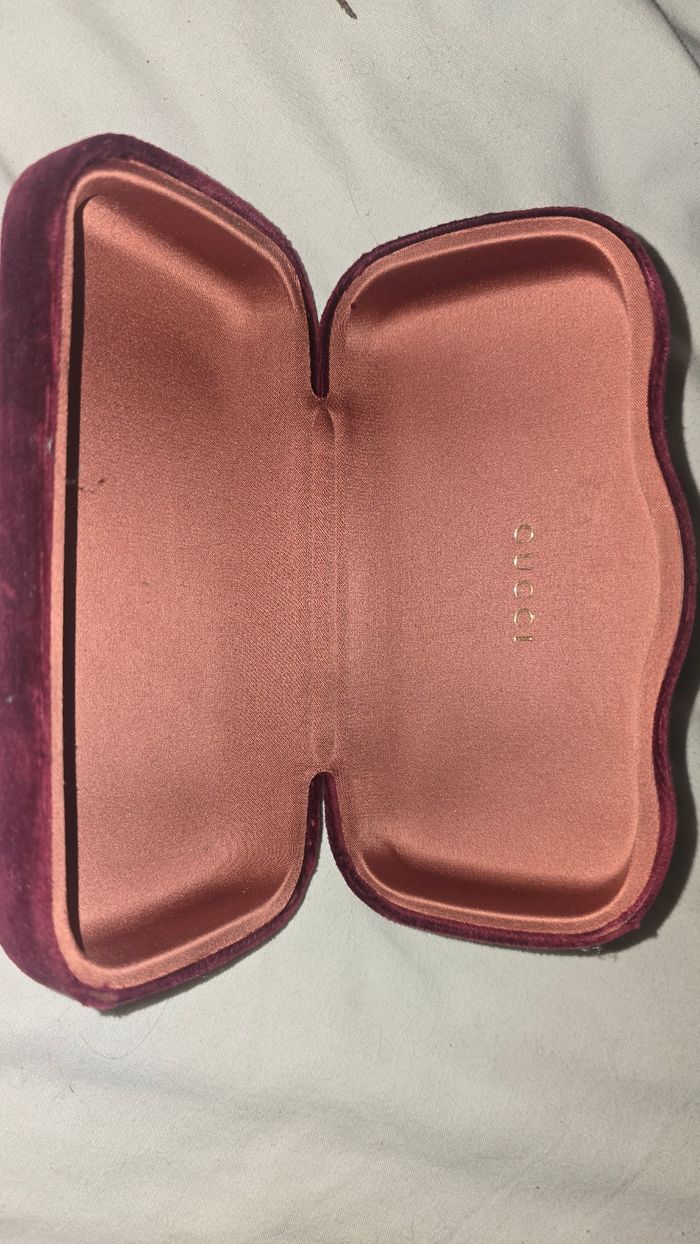 Boîte à lunette GUCCI
