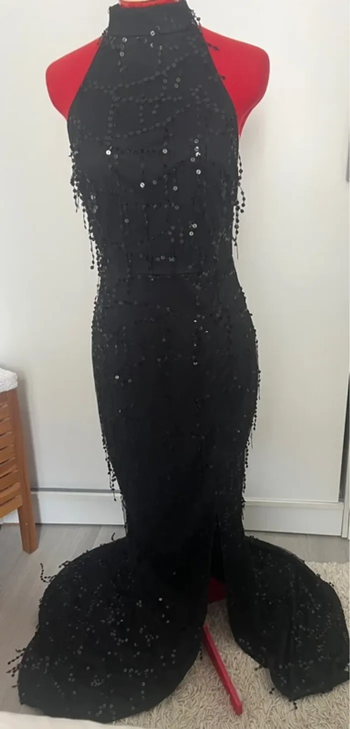Robe sirene dos nu noir à sequins Pretty Little Thing - photo numéro 2