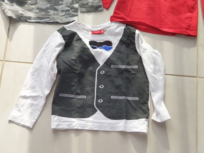2 t shirt manche longue 3 ans 98 cm et 1 taille 92cm - photo numéro 3