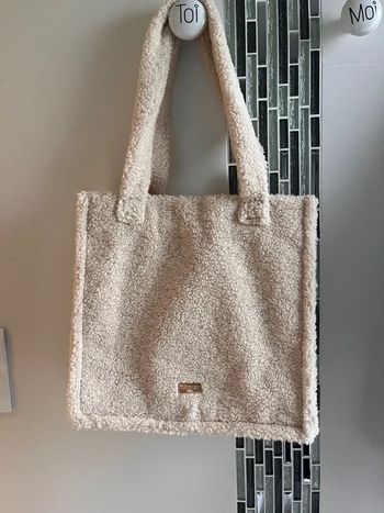 Sac cabas/tote bag fausse fourrure beige Guess Neuf