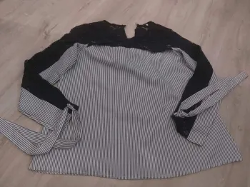 Blouse bleu ciel rayée et marine t 36