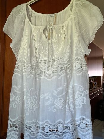 Blouse blanche brodée neuve 38-40