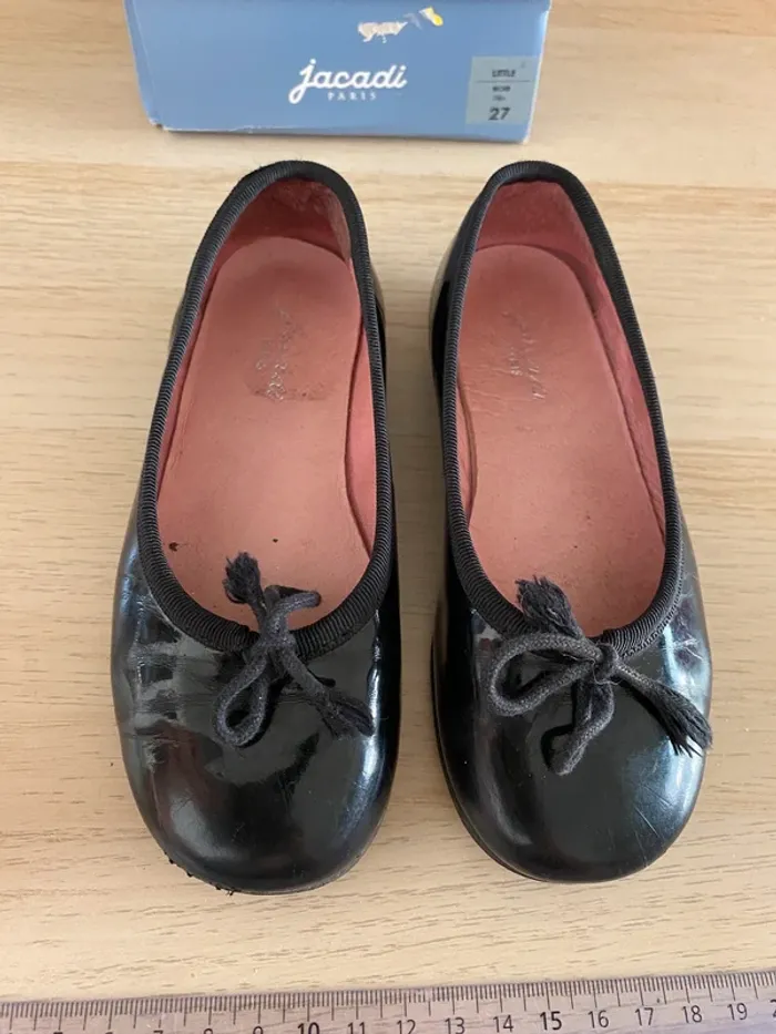 Ballerines noires souliers vernis fille jacadi Paris pointure 27 - photo numéro 2